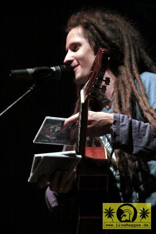 Martin Zobel (D) with The Soulrise Band 16. Chiemsee Reggae Festival, Übersee - Tent Stage 29. August 2010 (16).JPG
